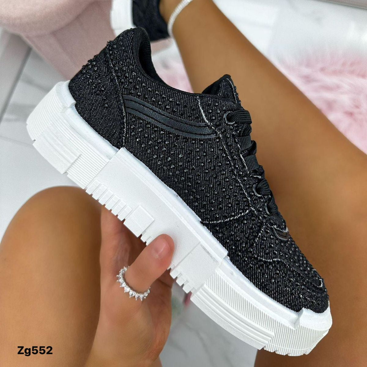 Tenis negro apliques brillantes suela 3cm 9103 C-91